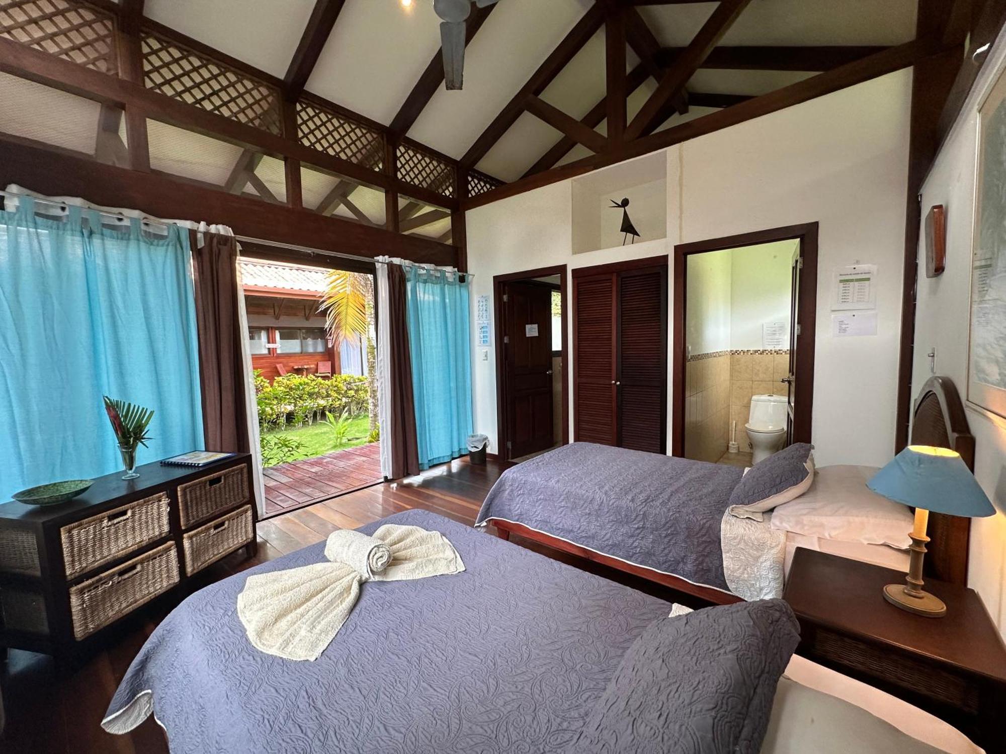 Hotel Kenaki Lodge Cahuita Eksteriør billede